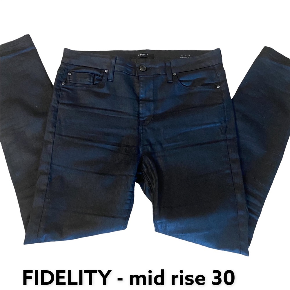 FIDELITY mid rise - size 30! Gorgeous jeans!